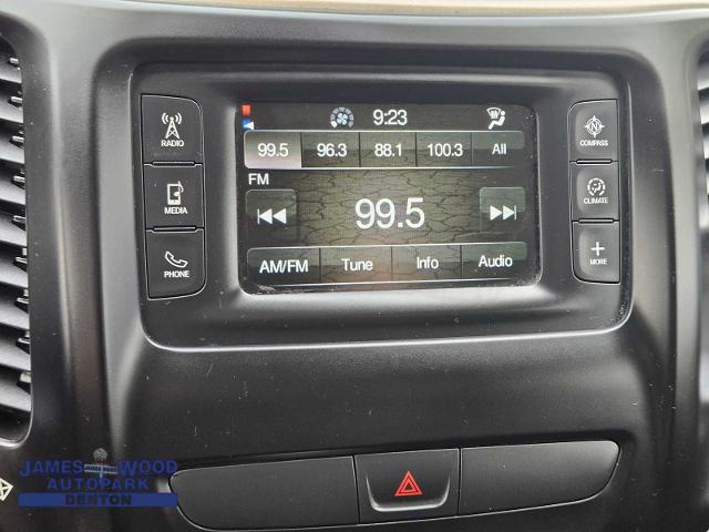 2016 Jeep Cherokee Vehicle Photo in DENTON, TX 76210-9321
