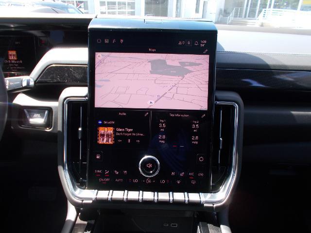 2025 GMC Yukon XL Vehicle Photo in LOWELL, MA 01852-4336