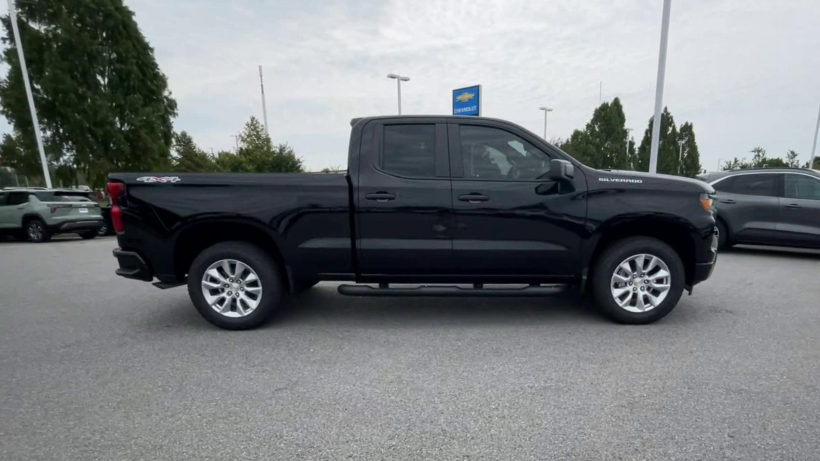 2024 Chevrolet Silverado 1500 Vehicle Photo in BENTONVILLE, AR 72712-4322