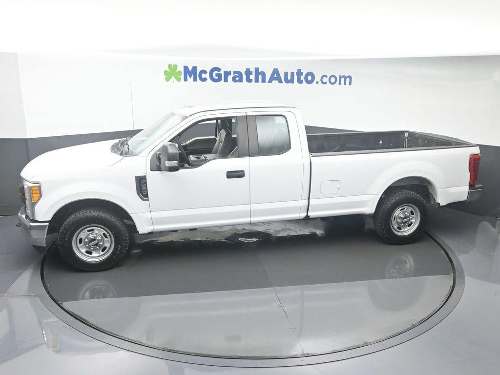 2017 Ford Super Duty F-250 SRW Vehicle Photo in Cedar Rapids, IA 52402