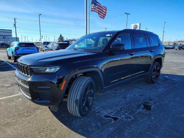 2023 Jeep Grand Cherokee L Vehicle Photo in GREEN BAY, WI 54304-5303