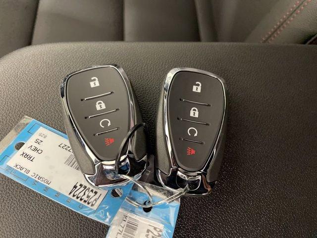2025 Chevrolet Trax Vehicle Photo in PHOENIX, AZ 85014-3381