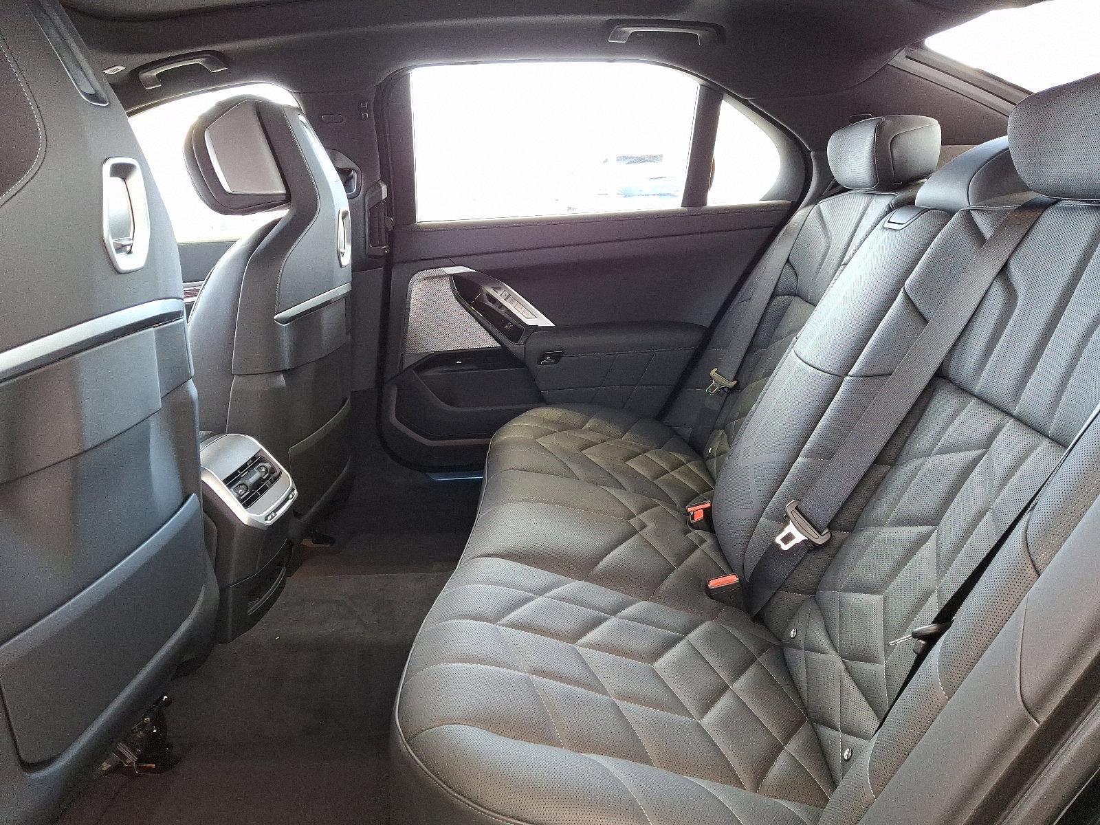2025 BMW 760i xDrive Vehicle Photo in Lancaster, PA 17601