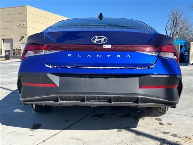 2024 Hyundai ELANTRA Vehicle Photo in Shiloh, IL 62269