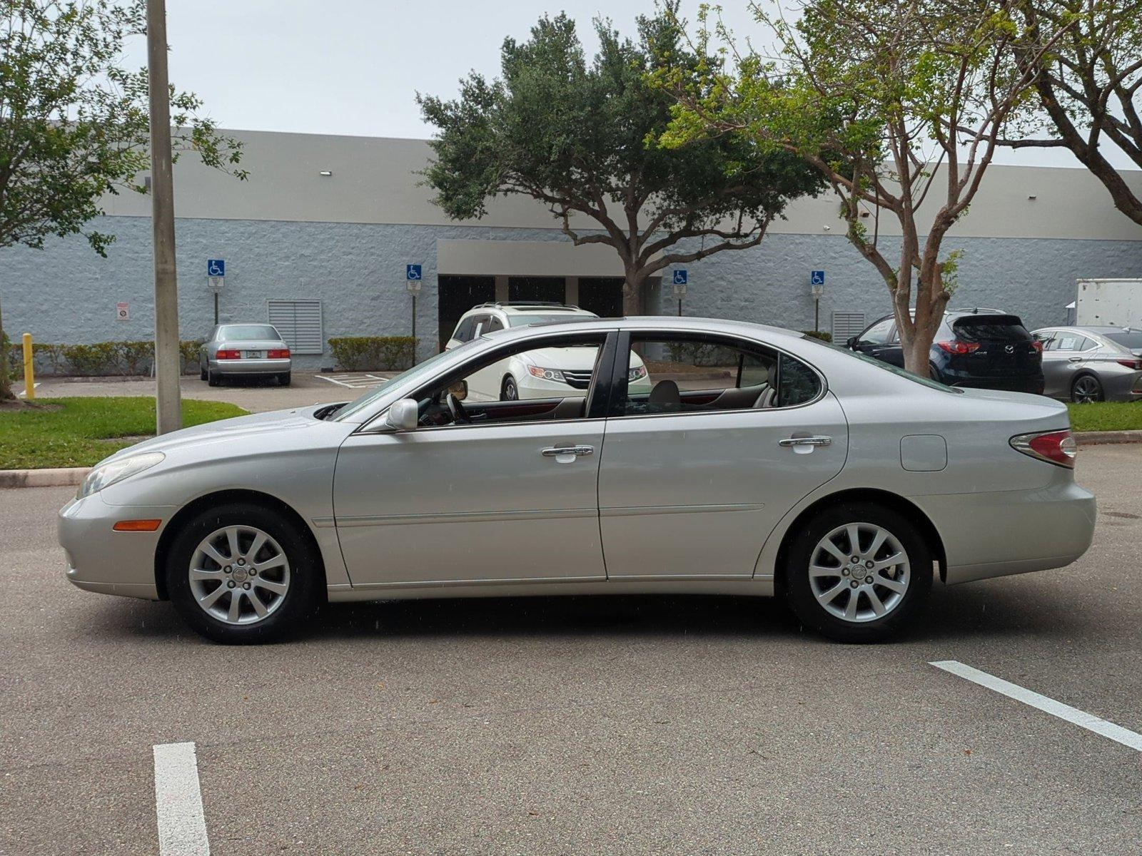 2002 Lexus ES 300 Vehicle Photo in West Palm Beach, FL 33417