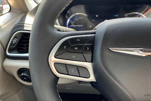 2024 Chrysler Pacifica Vehicle Photo in Grapevine, TX 76051