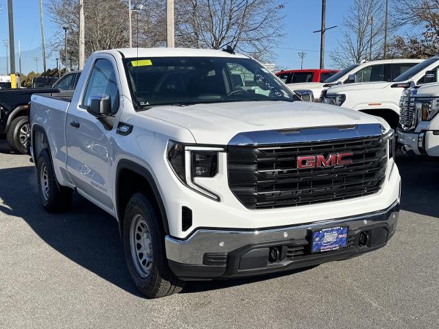 2025 GMC Sierra 1500 Vehicle Photo in LOWELL, MA 01852-4336