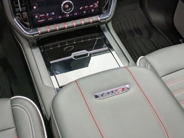 2025 GMC Yukon Vehicle Photo in SELMA, TX 78154-1459
