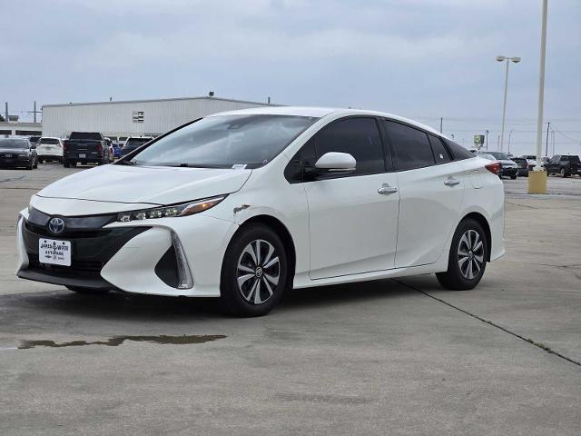 2017 Toyota Prius Prime Vehicle Photo in DENTON, TX 76210-9321