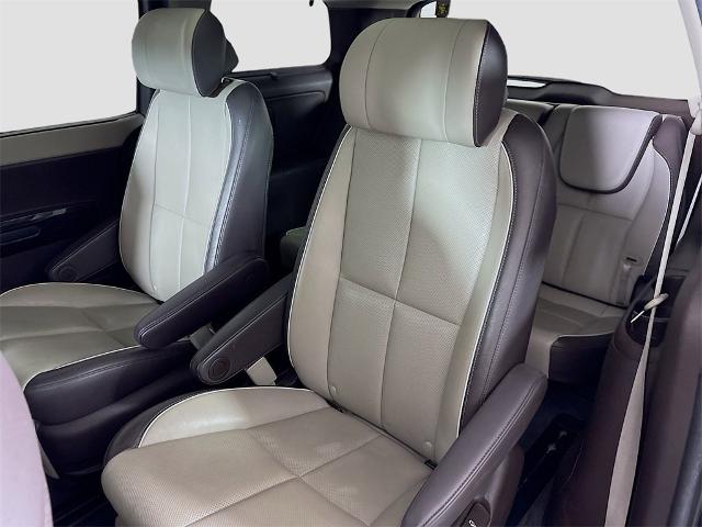 2016 Kia Sedona Vehicle Photo in PUYALLUP, WA 98371-4149