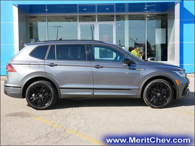 Used 2022 Volkswagen Tiguan SE R-LINE BLACK with VIN 3VV8B7AXXNM173600 for sale in Maplewood, Minnesota