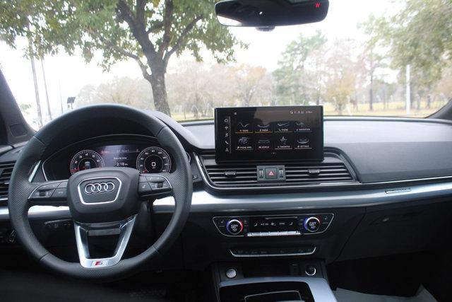 2024 Audi Q5 Vehicle Photo in HOUSTON, TX 77090