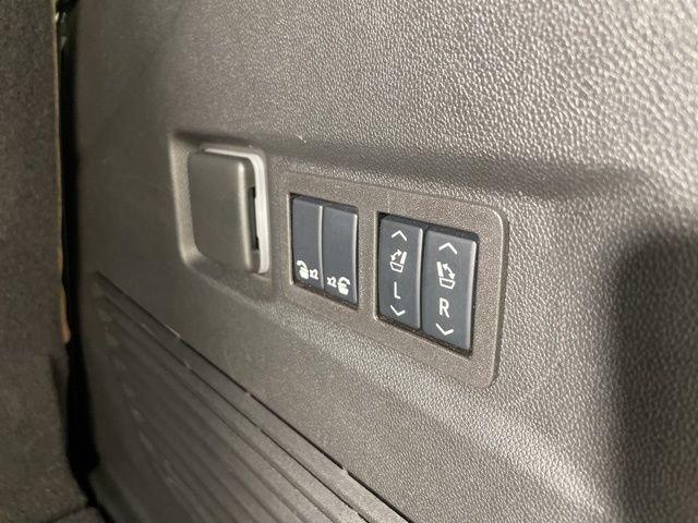 2024 Chevrolet Tahoe Vehicle Photo in PHOENIX, AZ 85014-3381