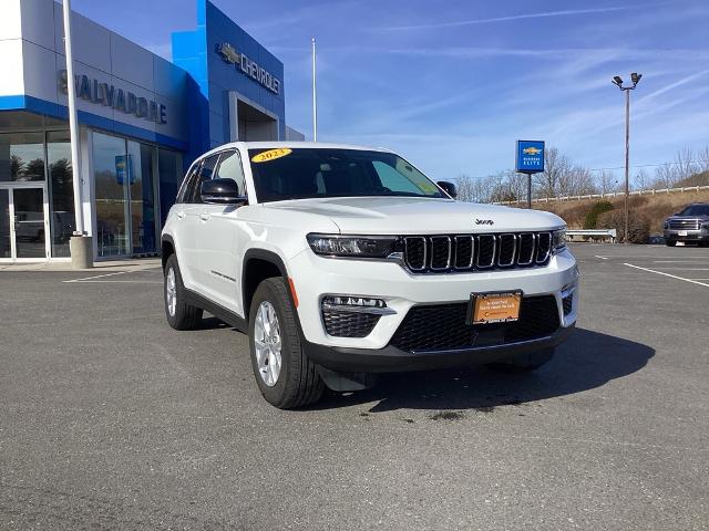 2023 Jeep Grand Cherokee Vehicle Photo in Gardner, MA 01440