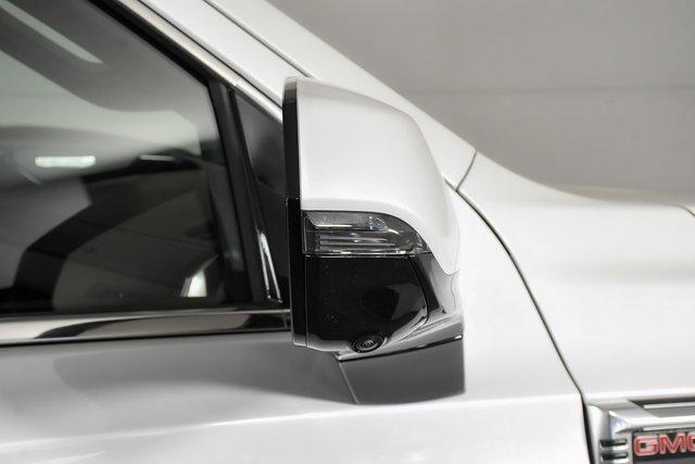 2025 GMC Yukon XL Vehicle Photo in PUYALLUP, WA 98371-4149