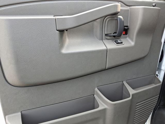 2025 Chevrolet Express Cargo 3500 Vehicle Photo in DANBURY, CT 06810-5034