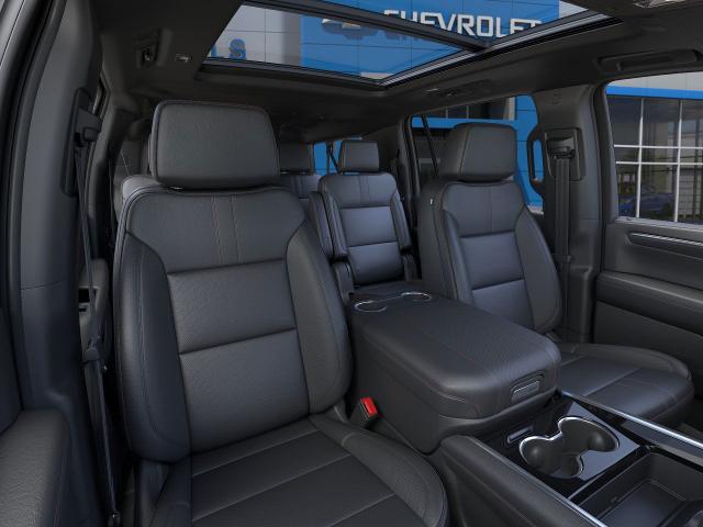 2025 Chevrolet Suburban Vehicle Photo in Roslyn, NY 11576