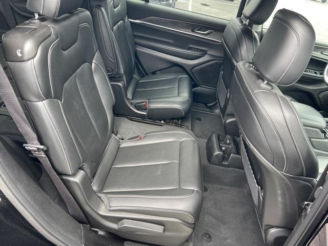 2023 Jeep Grand Cherokee L Vehicle Photo in GREEN BAY, WI 54304-5303