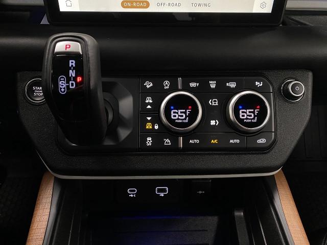2023 Defender Vehicle Photo in Appleton, WI 54913