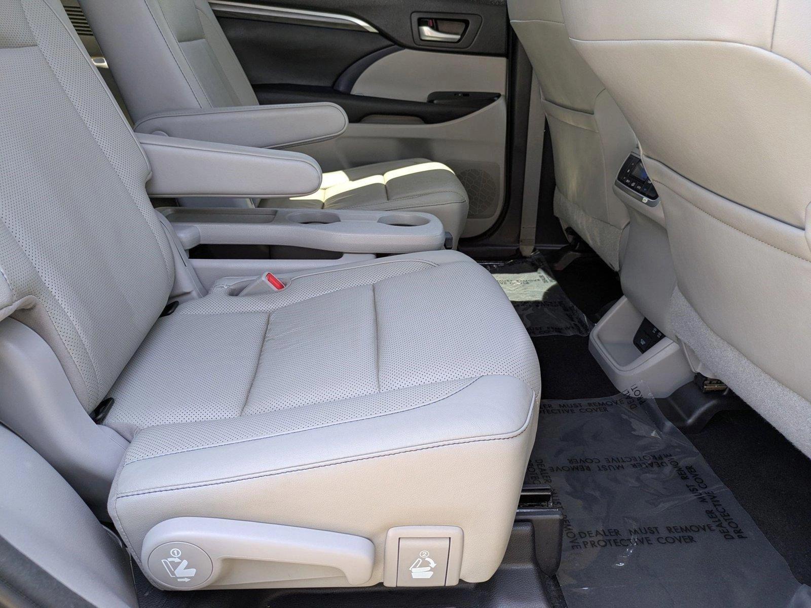 2017 Toyota Highlander Vehicle Photo in Clearwater, FL 33765