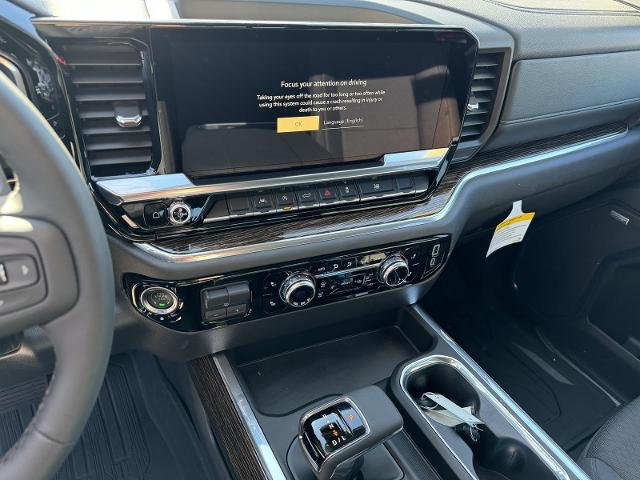 2025 GMC Sierra 1500 Vehicle Photo in LOWELL, MA 01852-4336