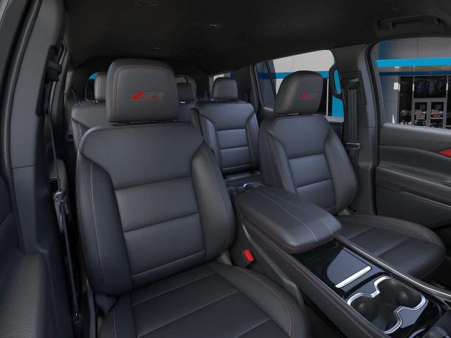 2025 Chevrolet Traverse Vehicle Photo in MOON TOWNSHIP, PA 15108-2571