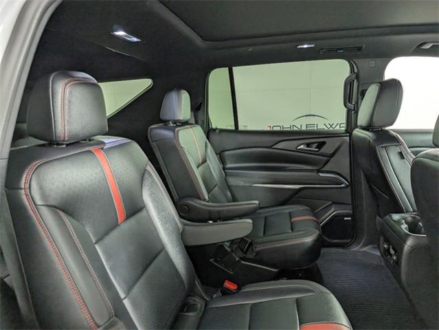 2024 Chevrolet Traverse Vehicle Photo in ENGLEWOOD, CO 80113-6708