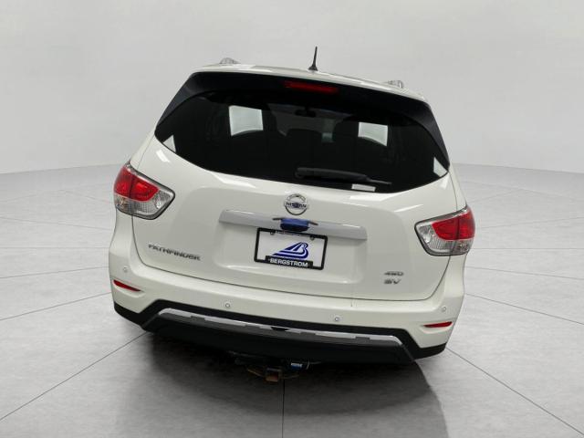 2015 Nissan Pathfinder Vehicle Photo in Appleton, WI 54913