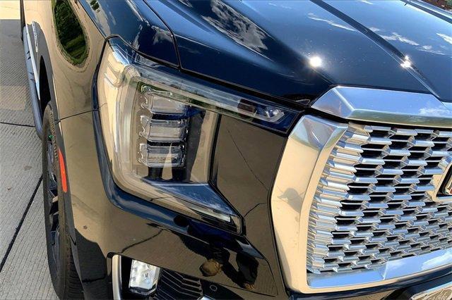 2024 GMC Yukon XL Vehicle Photo in TOPEKA, KS 66609-0000