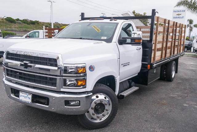 2023 Chevrolet Silverado Chassis Cab Vehicle Photo in VENTURA, CA 93003-8585