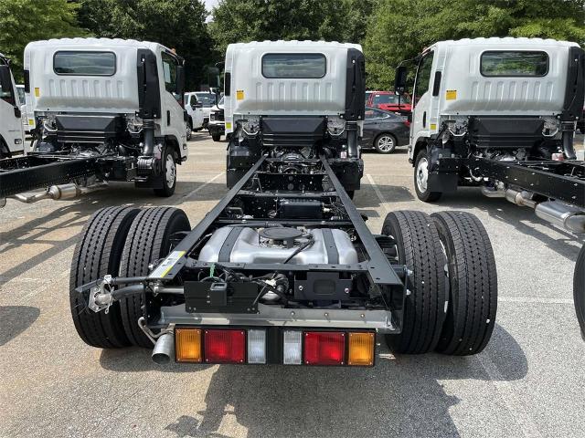 2025 Chevrolet Low Cab Forward 5500 XG Vehicle Photo in ALCOA, TN 37701-3235