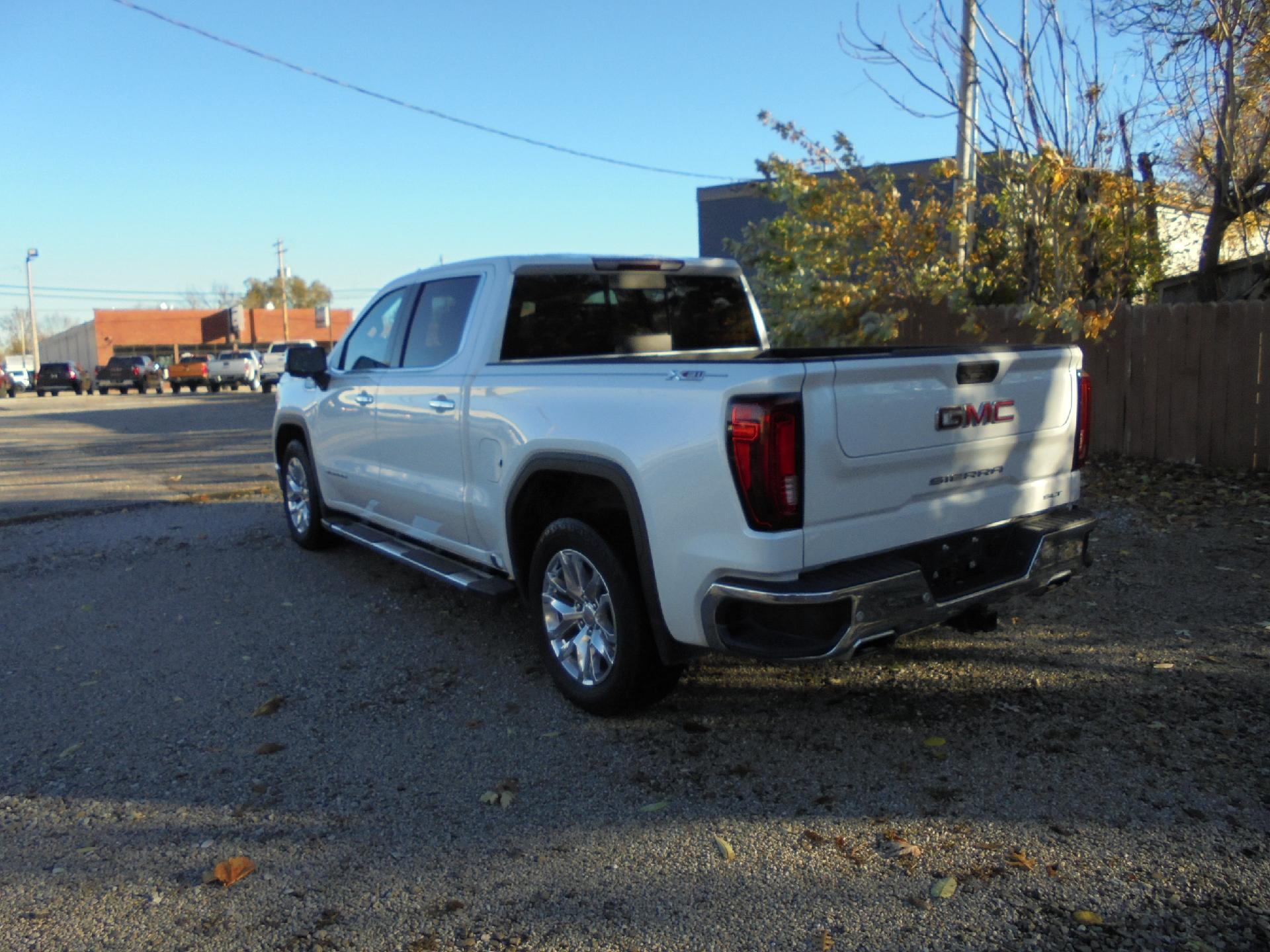 2022 GMC Sierra 1500 Limited SLT photo 5