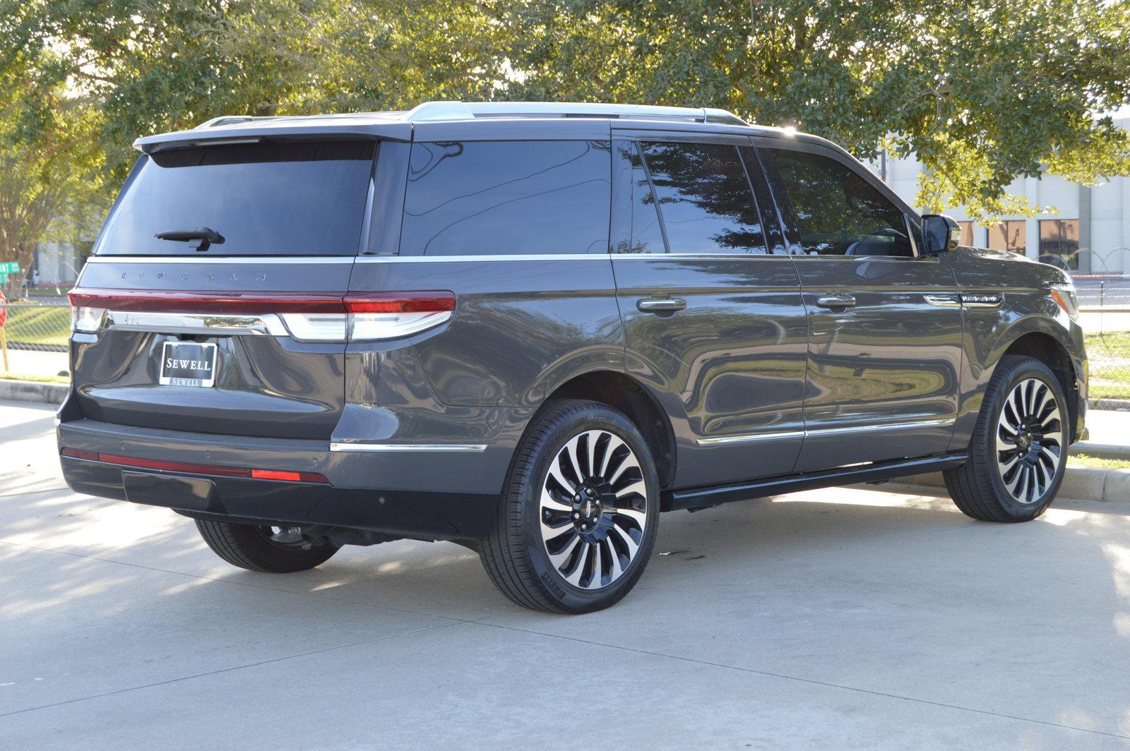 2024 Lincoln Navigator Vehicle Photo in Houston, TX 77090