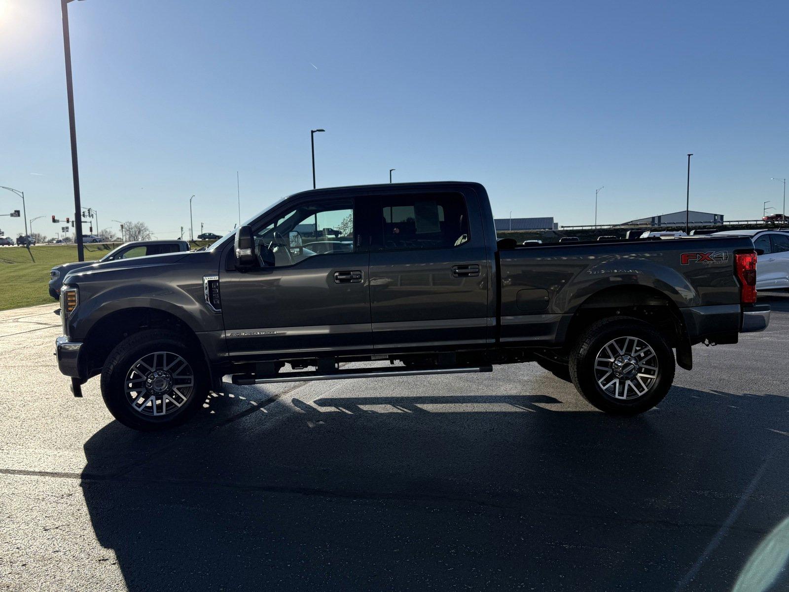 2018 Ford F-350 Super Duty Lariat photo 3