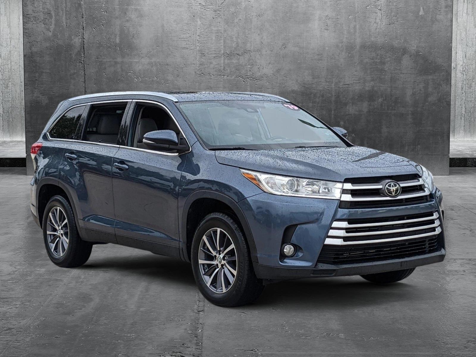 2019 Toyota Highlander Vehicle Photo in Davie, FL 33331