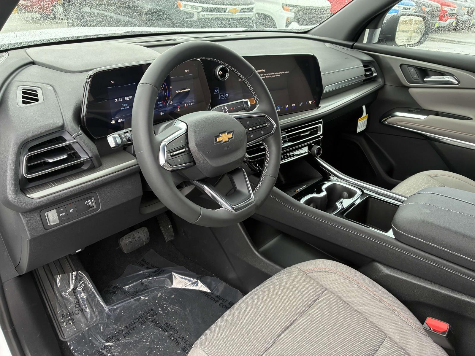 2025 Chevrolet Traverse Vehicle Photo in LOS ANGELES, CA 90007-3794