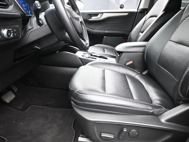 2022 Ford Escape Vehicle Photo in Cedar Rapids, IA 52402