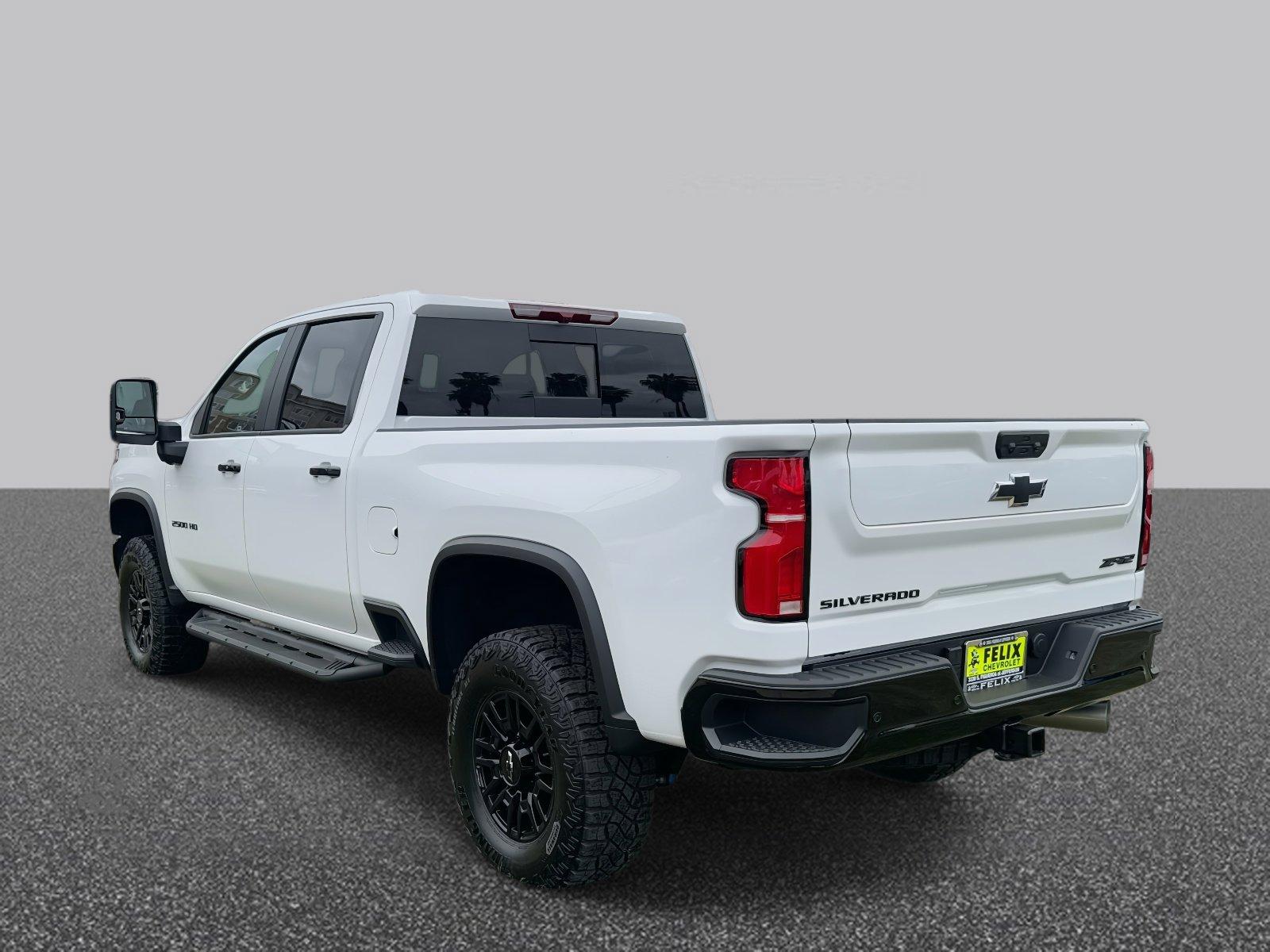2025 Chevrolet Silverado 2500 HD Vehicle Photo in LOS ANGELES, CA 90007-3794