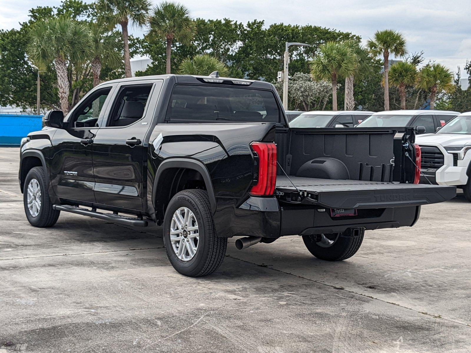 2025 Toyota Tundra 4WD Vehicle Photo in Davie, FL 33331
