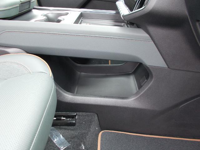 2025 GMC Acadia Vehicle Photo in LOWELL, MA 01852-4336
