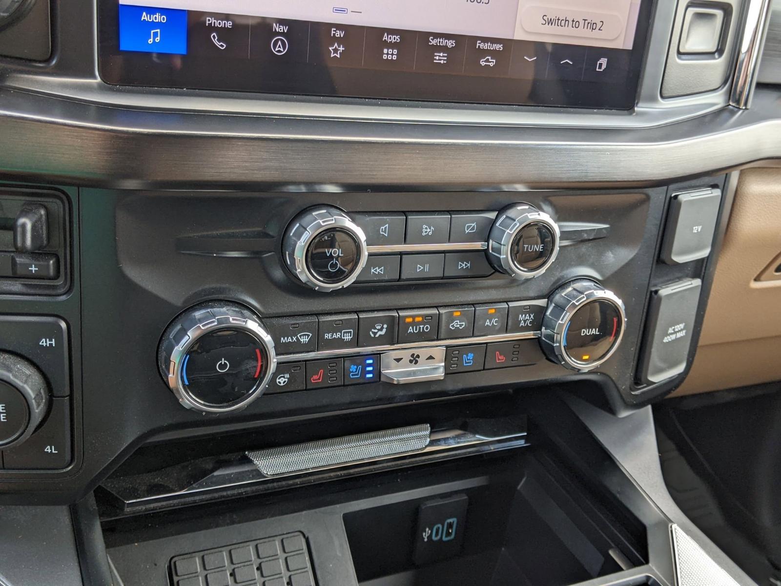 2024 Ford Super Duty F-250 SRW Vehicle Photo in Seguin, TX 78155