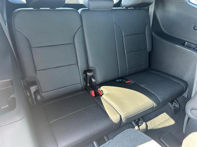 2025 Buick Enclave Vehicle Photo in COLUMBIA, MO 65203-3903