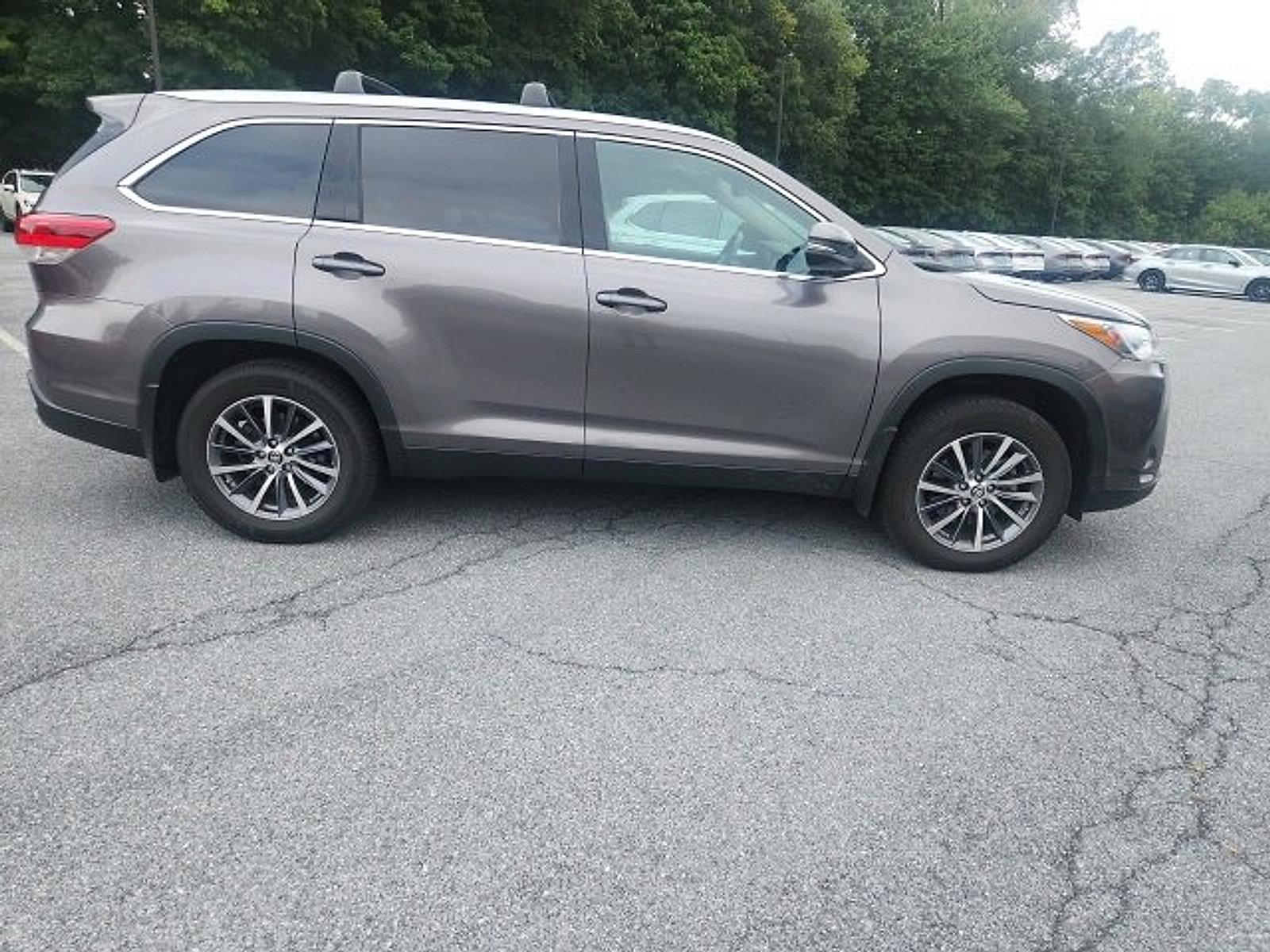 2019 Toyota Highlander Vehicle Photo in Harrisburg, PA 17111