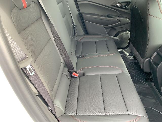 2025 Chevrolet Trax Vehicle Photo in MOON TOWNSHIP, PA 15108-2571