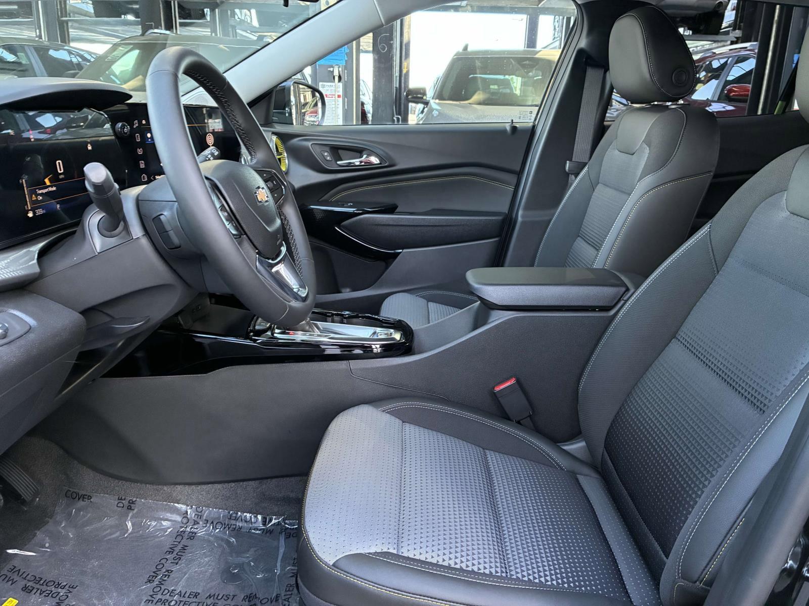 2025 Chevrolet Trax Vehicle Photo in LOS ANGELES, CA 90007-3794