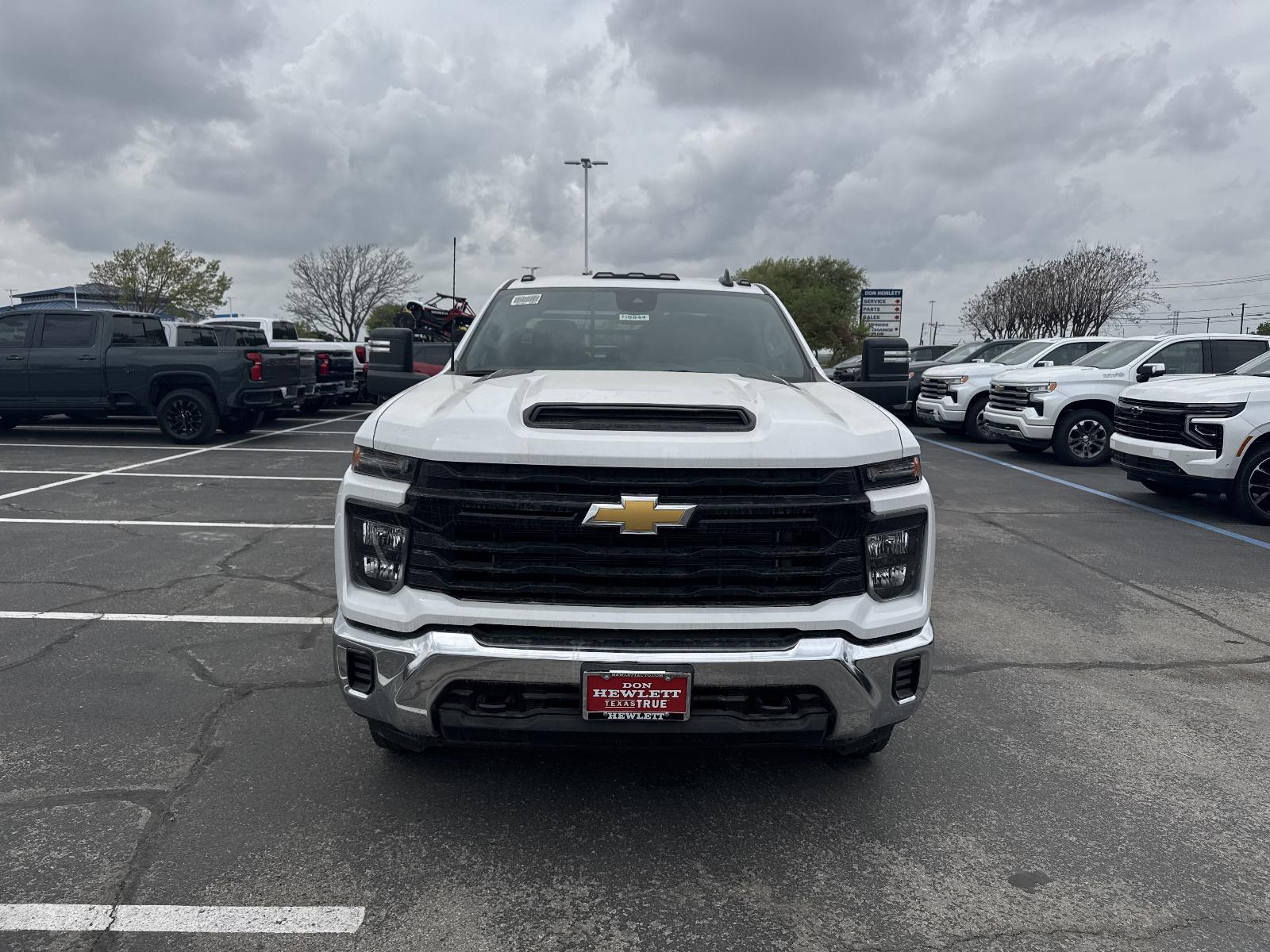 2025 Chevrolet Silverado 3500 HD Chassis Cab Vehicle Photo in GEORGETOWN, TX 78626-7508