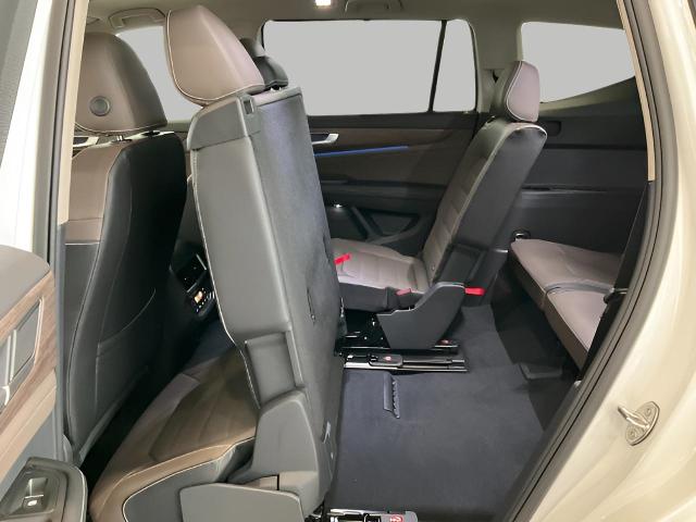 2025 Volkswagen Atlas Vehicle Photo in Oshkosh, WI 54904