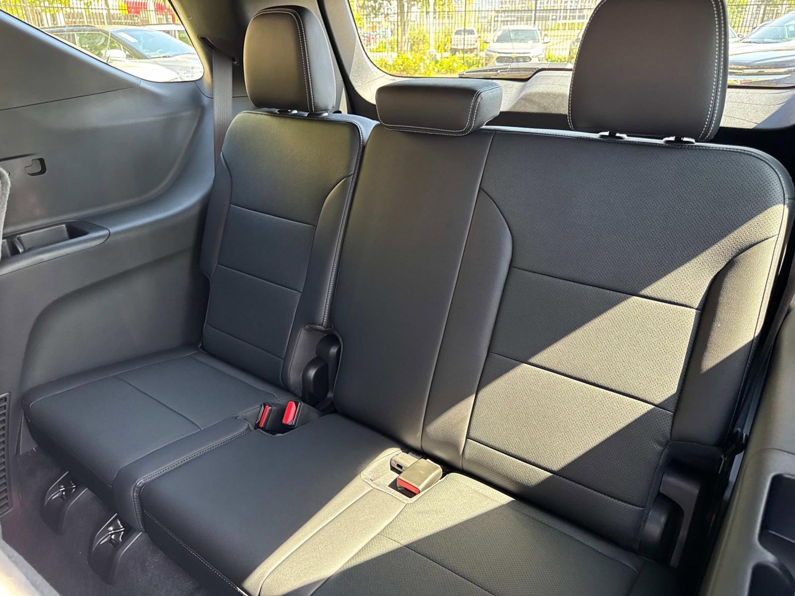 2025 Chevrolet Traverse Vehicle Photo in LOS ANGELES, CA 90007-3794