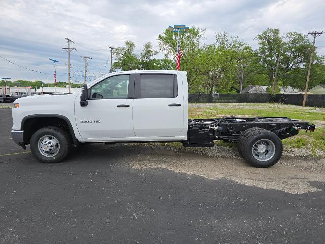 2025 Chevrolet Silverado 3500 HD Chassis Cab Vehicle Photo in INDEPENDENCE, MO 64055-1314