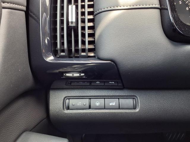 2025 Nissan Pathfinder Vehicle Photo in Oshkosh, WI 54904